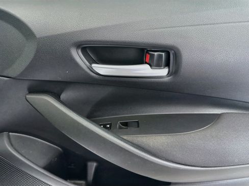 Used 2021 Toyota Corolla LE FWD image 30
