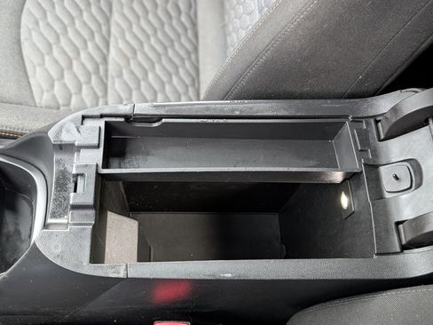 Used 2019 Chevrolet Equinox LT image 22