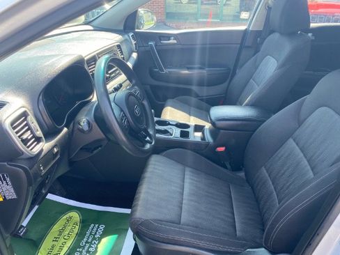 Used 2019 Kia Sportage LX image 9