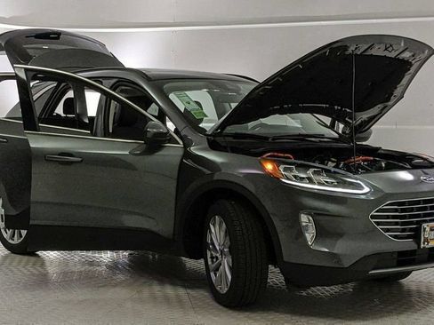 Used 2021 Ford Escape Titanium w/ Titanium Elite Package AWD/4WD image 9