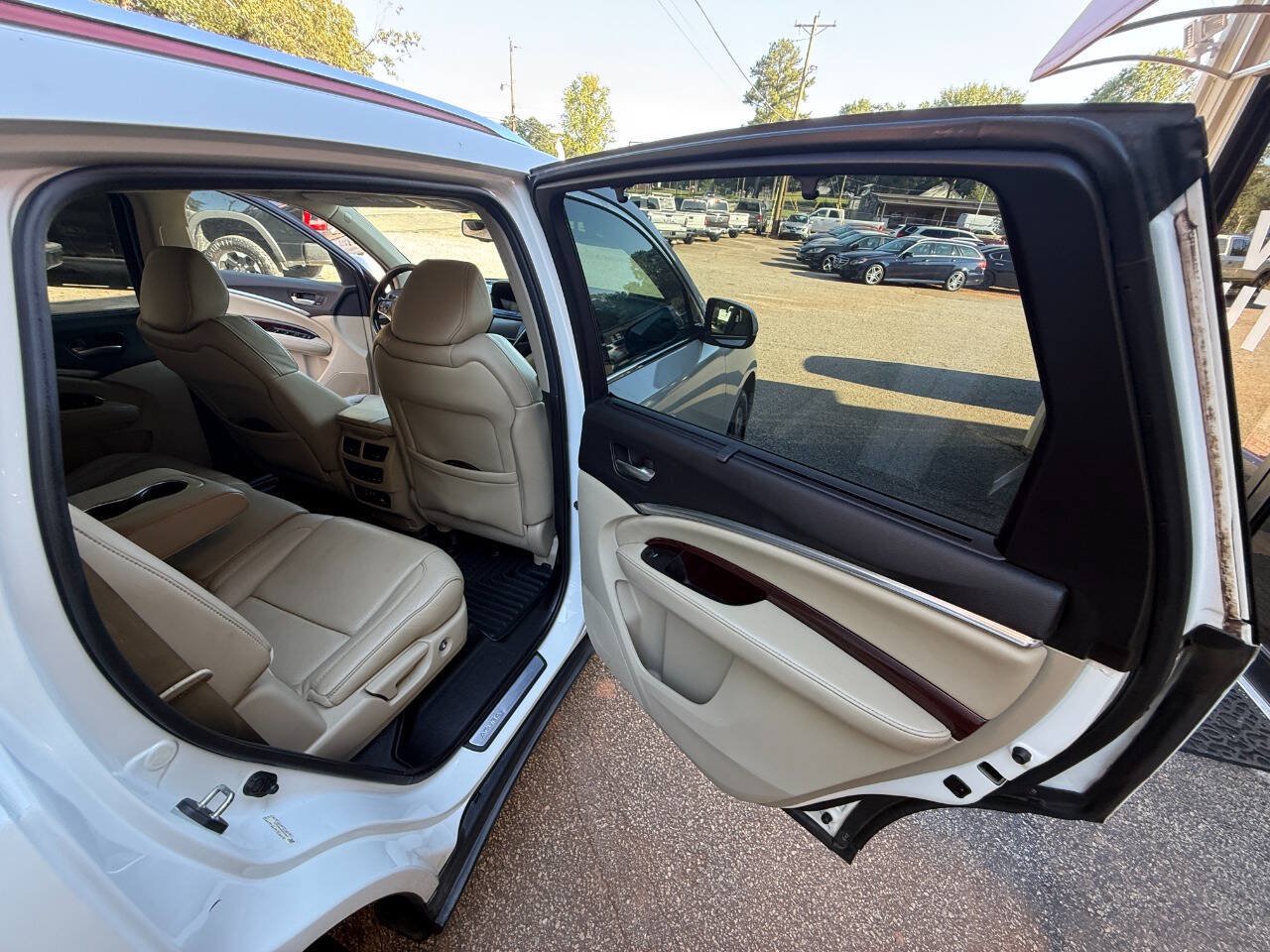 Used 2015 Acura MDX w/ Advance & Entertainment Pkg FWD image 18