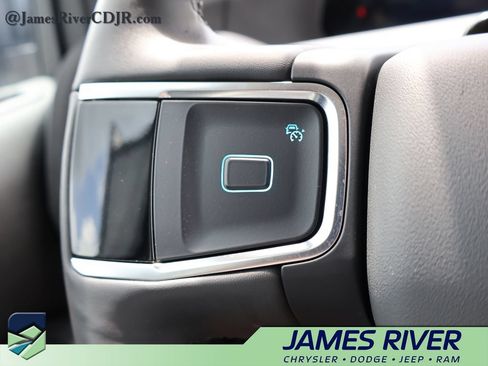 Used 2025 Ford Expedition Active AWD/4WD image 29
