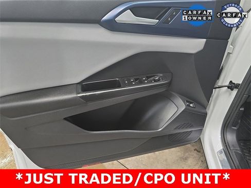 Used 2023 Volkswagen Taos SE image 11