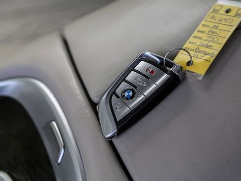 Used 2020 BMW 750i xDrive w/ Executive Package image 37