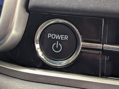 Used 2025 Mitsubishi Outlander SE image 28