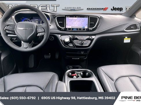 New 2026 Chrysler Pacifica Select w/ S Appearance Package image 5