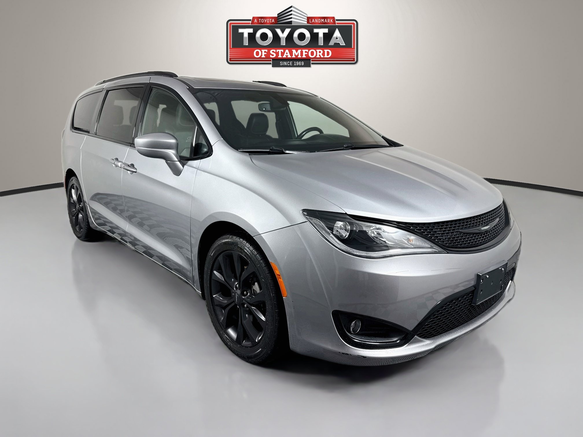 Used 2020 Chrysler Pacifica Touring-L Plus w/ S Appearance Package FWD image 1