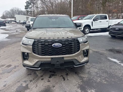 New 2026 Ford Explorer ST-Line image 2