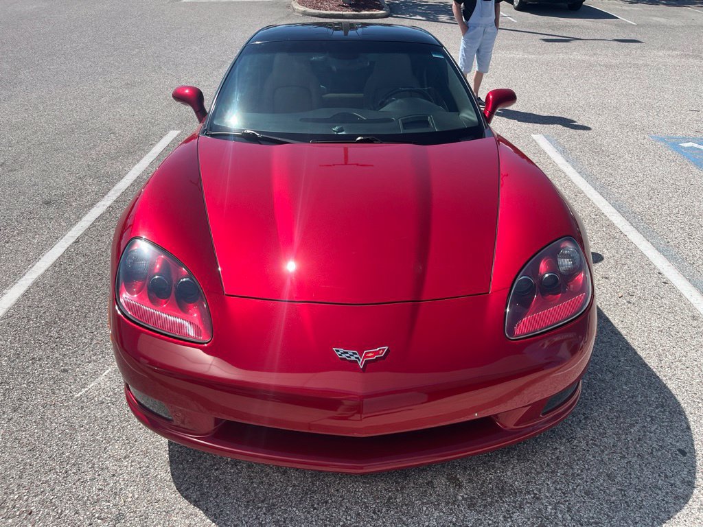 Used 2005 Chevrolet Corvette Coupe w/ Preferred Equipment Group RWD image 2