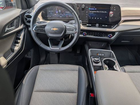 Used 2026 Chevrolet Equinox LT w/ Convenience Package II FWD image 29