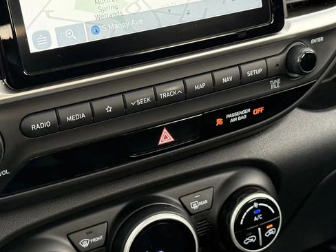 Used 2021 Hyundai Venue SEL w/ Premium Package image 36