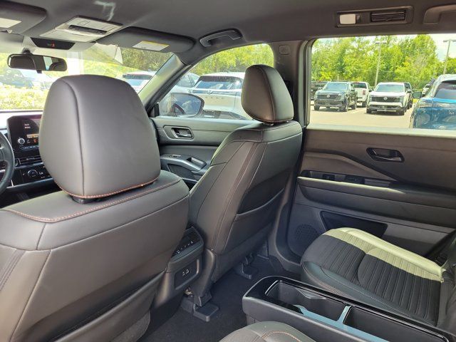 Used 2025 Nissan Pathfinder Rock Creek AWD/4WD image 12