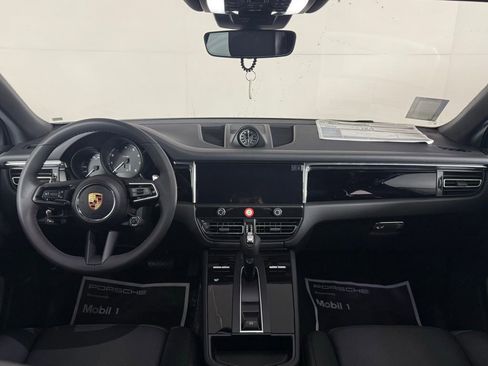 New 2026 Porsche Macan image 22