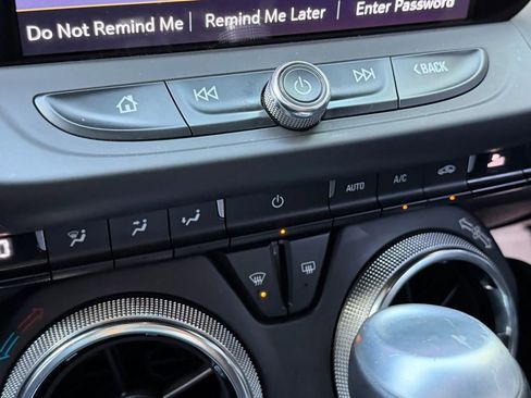 Used 2021 Chevrolet Camaro LT w/ Technology Package image 26