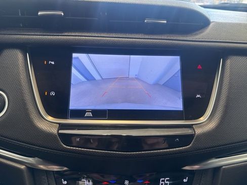 Used 2025 Cadillac XT6 Luxury image 29