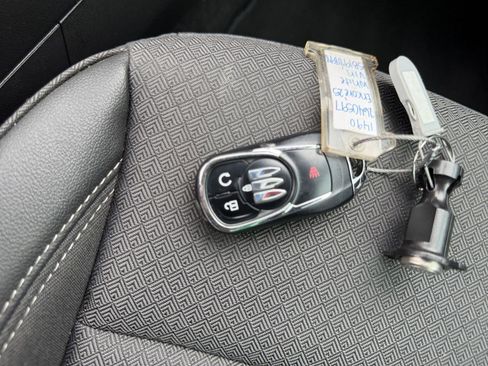 Used 2025 Buick Encore GX Preferred FWD image 23