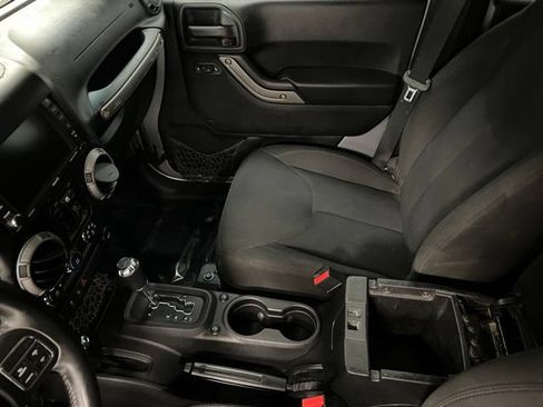 Used 2015 Jeep Wrangler Unlimited Sport w/ Quick Order Package 24S AWD/4WD image 34