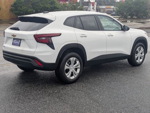 New 2026 Chevrolet Trax LS image 4