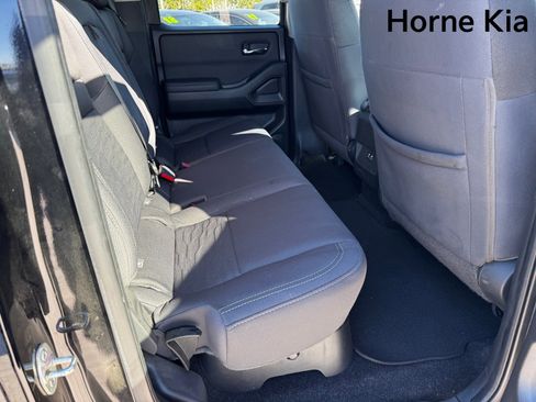 Used 2022 Nissan Frontier SV image 27
