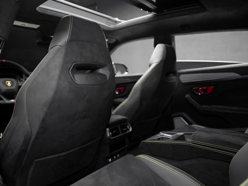 Used 2024 Lamborghini Urus Performante image 78