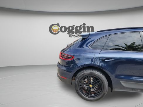 Used 2017 Porsche Macan AWD/4WD image 30