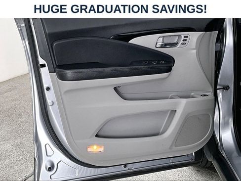 Used 2017 Honda Pilot Touring image 19