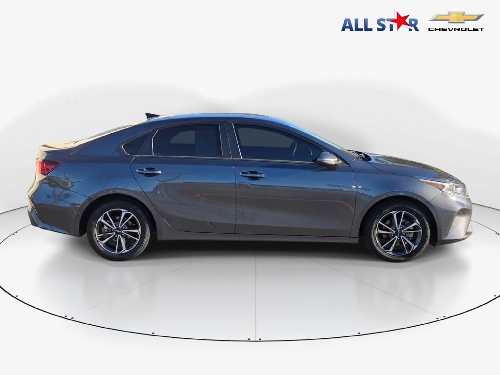 Used 2023 Kia Forte LXS FWD image 2
