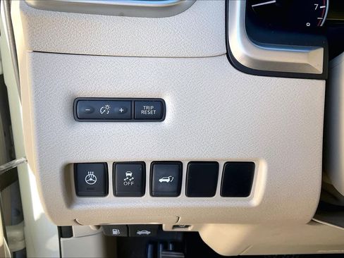 Used 2018 Nissan Murano Platinum image 32