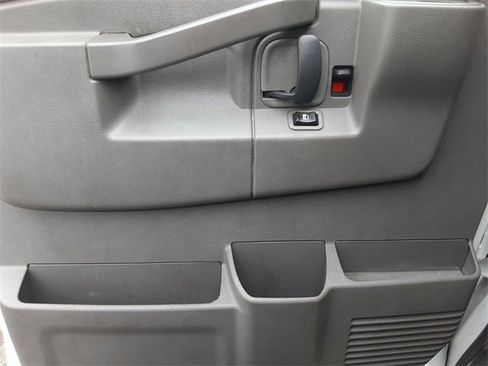 Used 2021 Chevrolet Express 2500 w/ Driver Convenience Package image 11