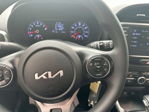 Certified 2022 Kia Soul LX FWD image 12