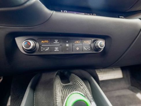 Used 2020 Ferrari 812 Superfast RWD image 75