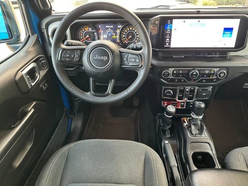 Used 2024 Jeep Wrangler Unlimited Sport AWD/4WD image 29