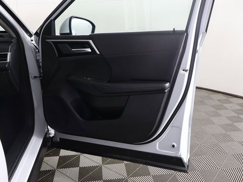 Used 2024 Mitsubishi Outlander SE image 24