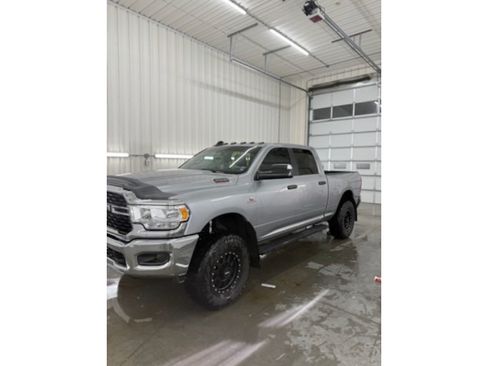 Used 2022 RAM 2500 Big Horn w/ Snow Chief Group AWD/4WD image 4