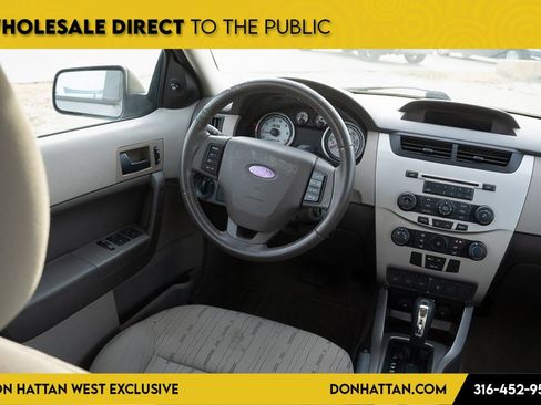 Used 2010 Ford Focus SE image 10