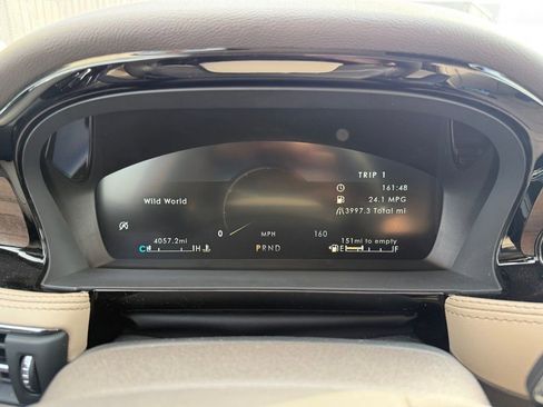 Used 2022 Lincoln Corsair Reserve w/ Equipment Group 201A image 12