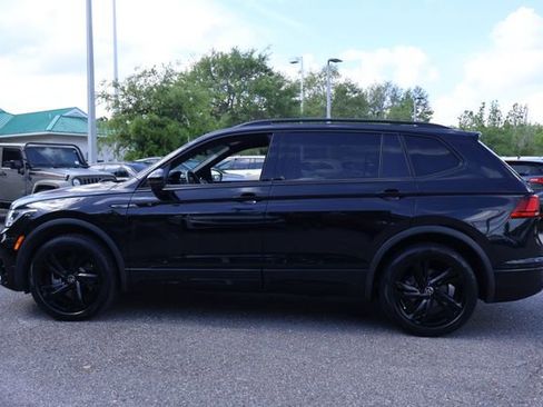 Certified 2023 Volkswagen Tiguan SE R-Line image 5
