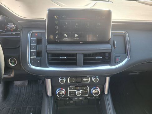 Used 2023 GMC Yukon SLT w/ SLT Luxury Package image 13