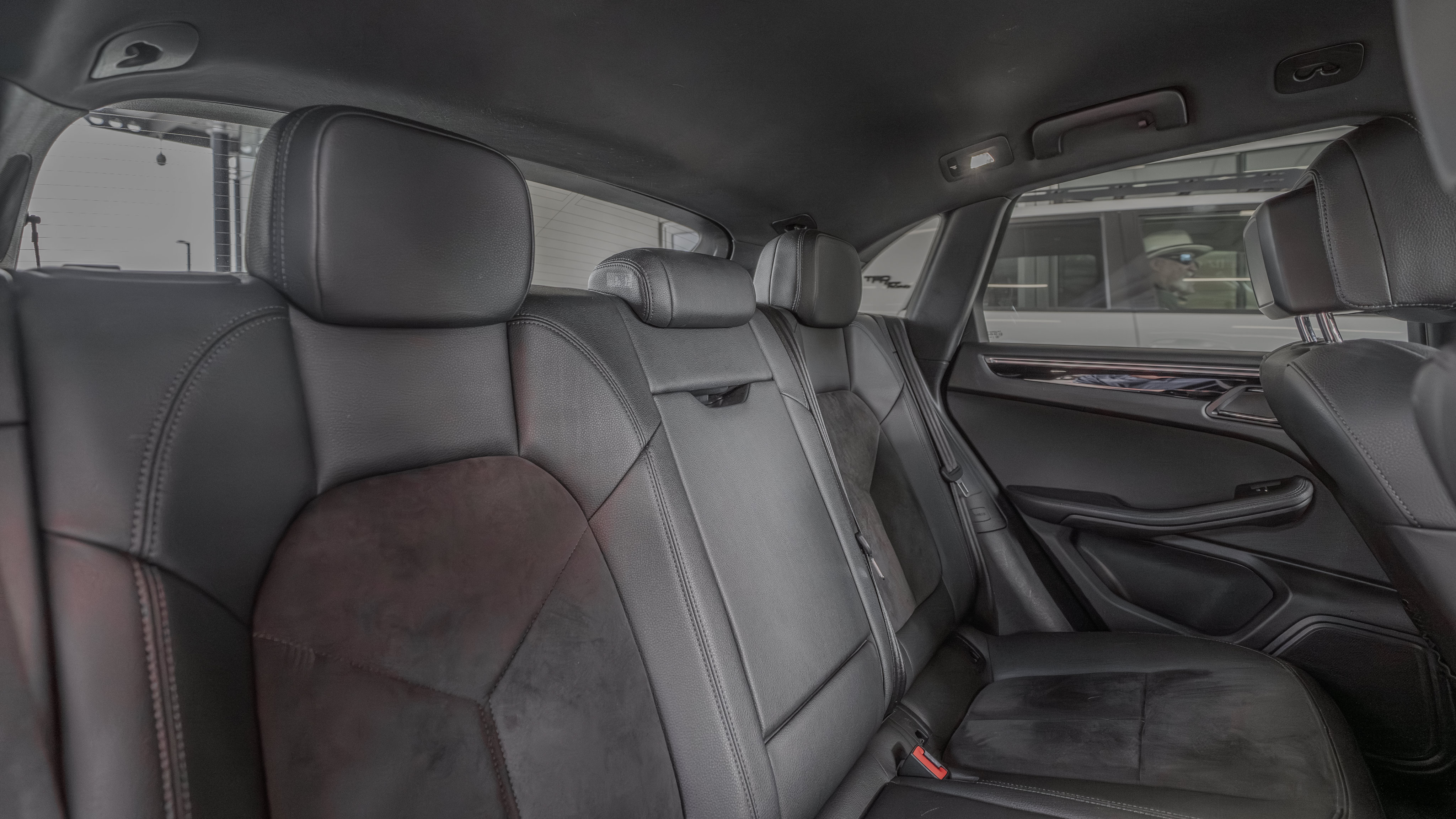 Used 2020 Porsche Macan AWD/4WD image 28