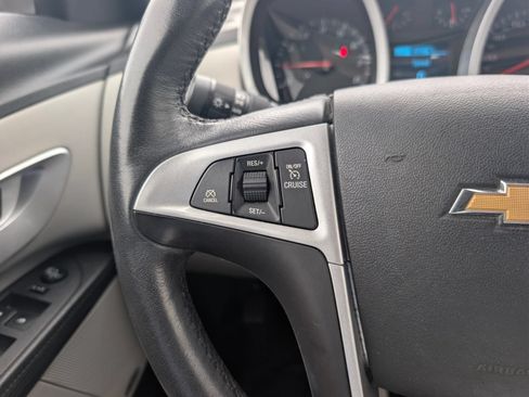 Used 2017 Chevrolet Equinox Premier w/ Enhanced Convenience Package FWD image 15