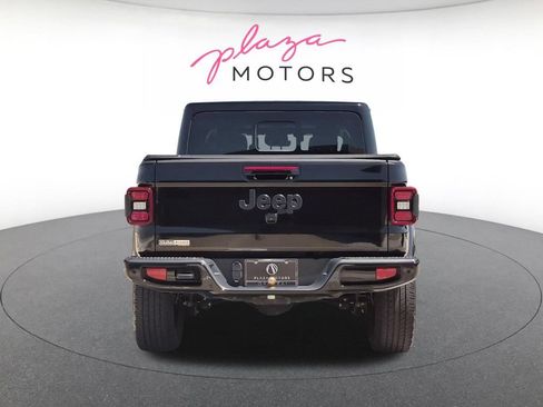 Used 2023 Jeep Gladiator Overland AWD/4WD image 6