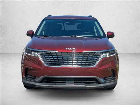 Used 2023 Kia Carnival SX Prestige image 2