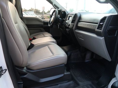 Used 2020 Ford F250 XL w/ Power Equipment Group RWD image 9