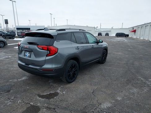 Used 2020 GMC Terrain SLE w/ Elevation Edition image 3