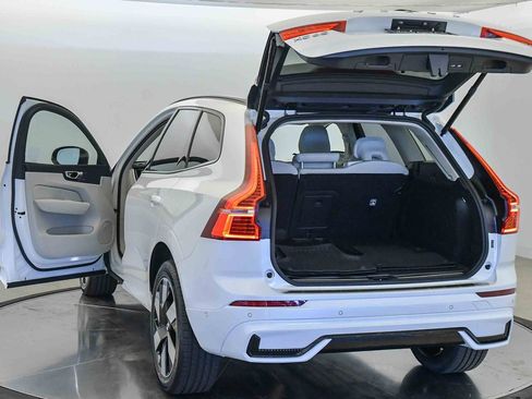 Certified 2025 Volvo XC60 T8 Plus w/ Protection Package Premier image 26