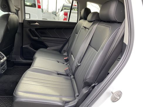Used 2023 Volkswagen Tiguan SE image 35