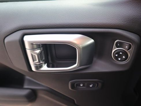 New 2025 Jeep Gladiator Sport image 6