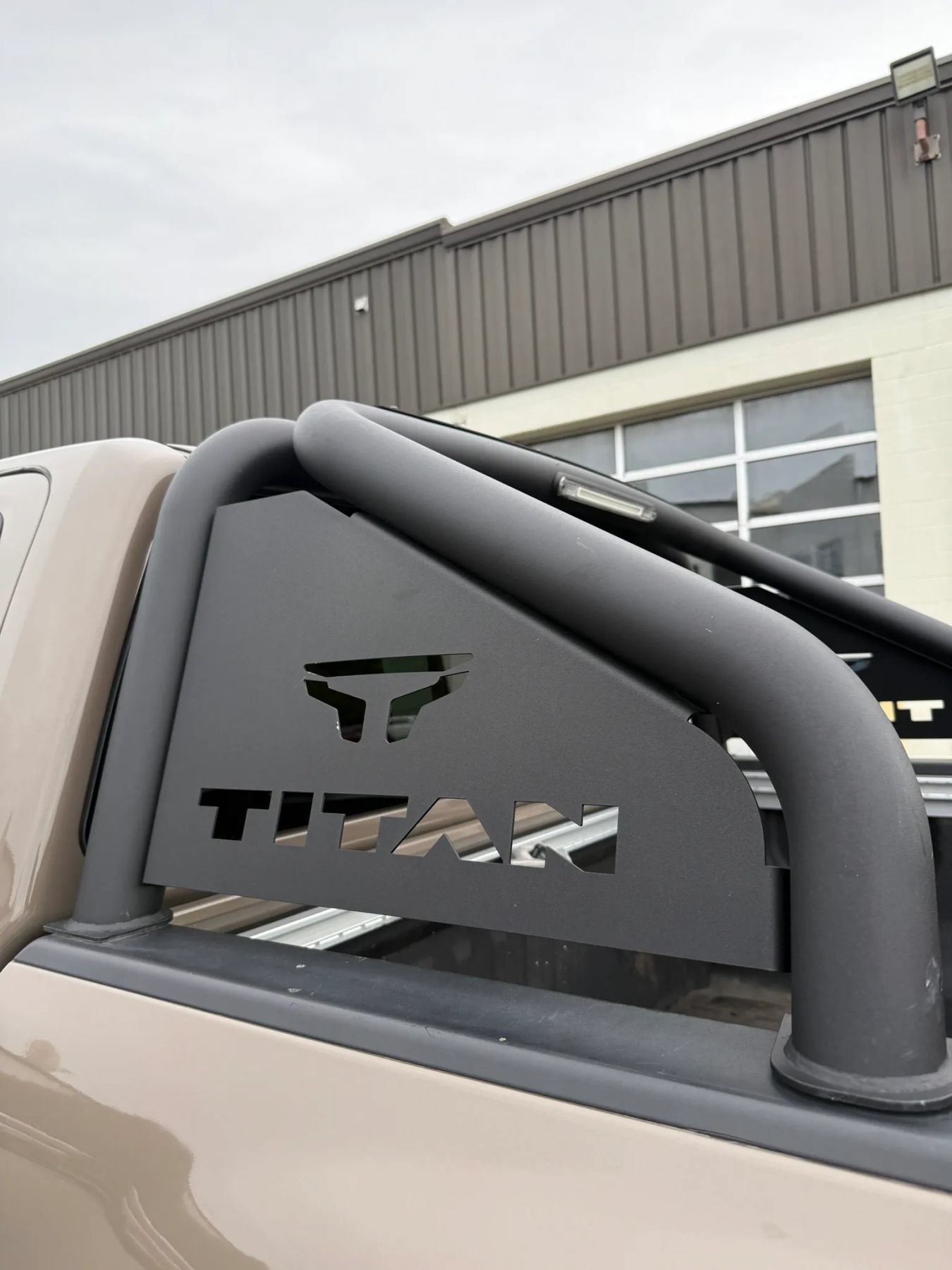 Used 2021 Nissan Titan PRO-4X w/ Pro-4x Convenience Package AWD/4WD image 19