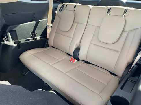 Used 2022 Ford Explorer XLT w/ Equipment Group 202A image 19