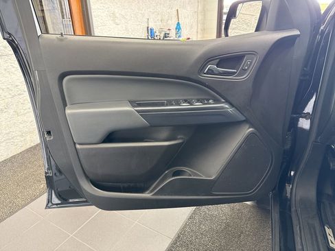 Used 2021 Chevrolet Colorado Z71 AWD/4WD image 17